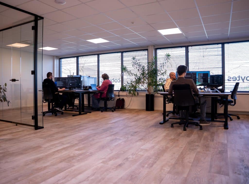 Cobytes kantoor werkplekken